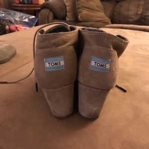 Toms booties women’s size 8W